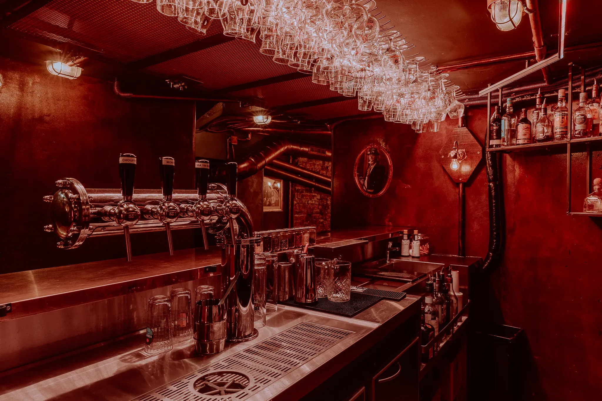 Les becs de bière pression du comptoir