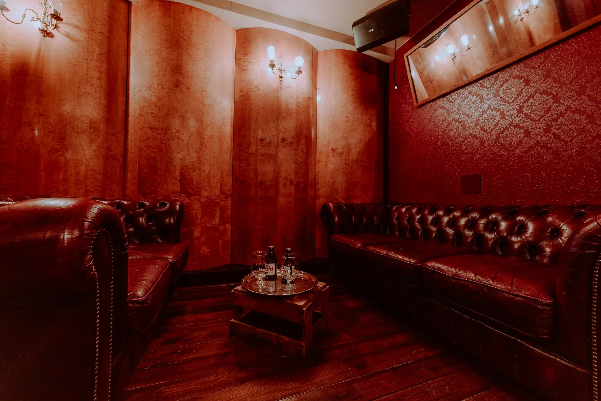 Le salon fermé de la Lodge, à l’étage