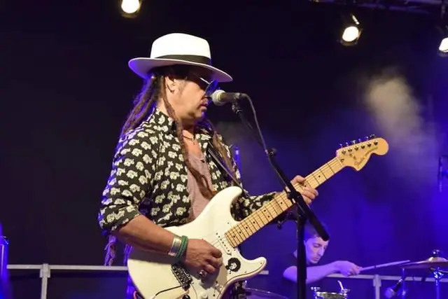 Live : E.T. Trio: A Tribute to Jimi Hendrix