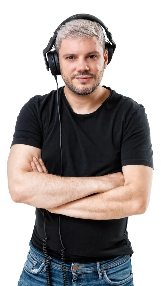 Friday Night with DJ Oli